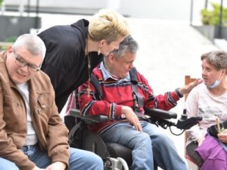 Znamenje, ob katerem se je treba ustaviti - Vera in Luč