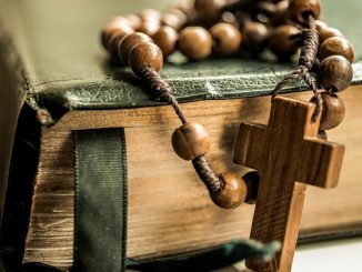 Oktober je mesec molitev Rožnega venca