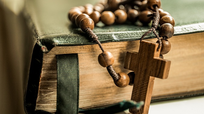 Oktober je mesec molitev Rožnega venca