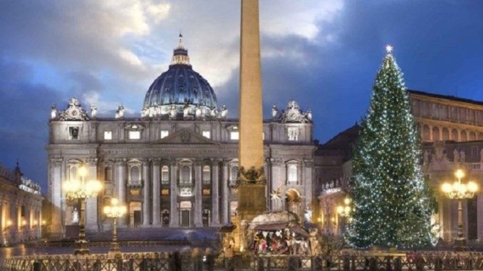 Jaslice iz Peruja in jelka iz italijanskega Trenitna