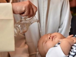 Vatikan odločil: več kot tisoč krstov neveljavnih