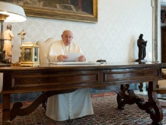 Nenehno se prenavljajte v vodi in krvi, ki tečeta iz Jezusovega Srca